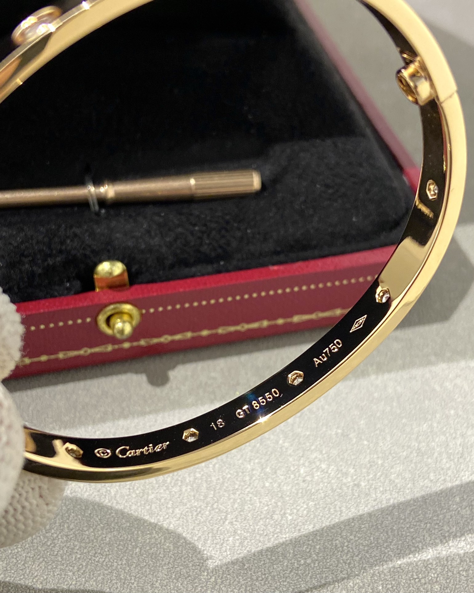 Cartier Bangle Gold 19