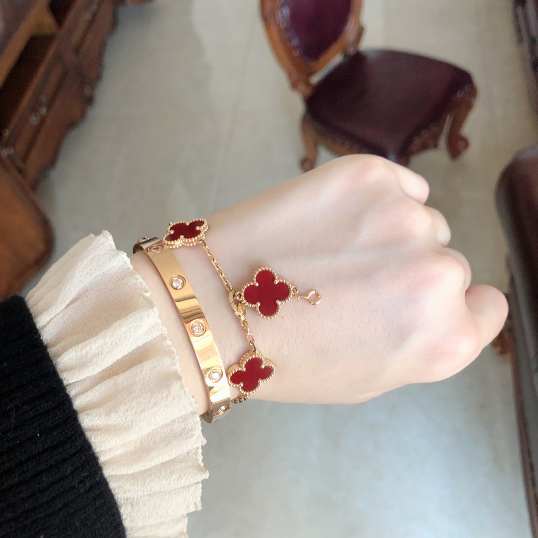 Cartier Bangle Gold 19