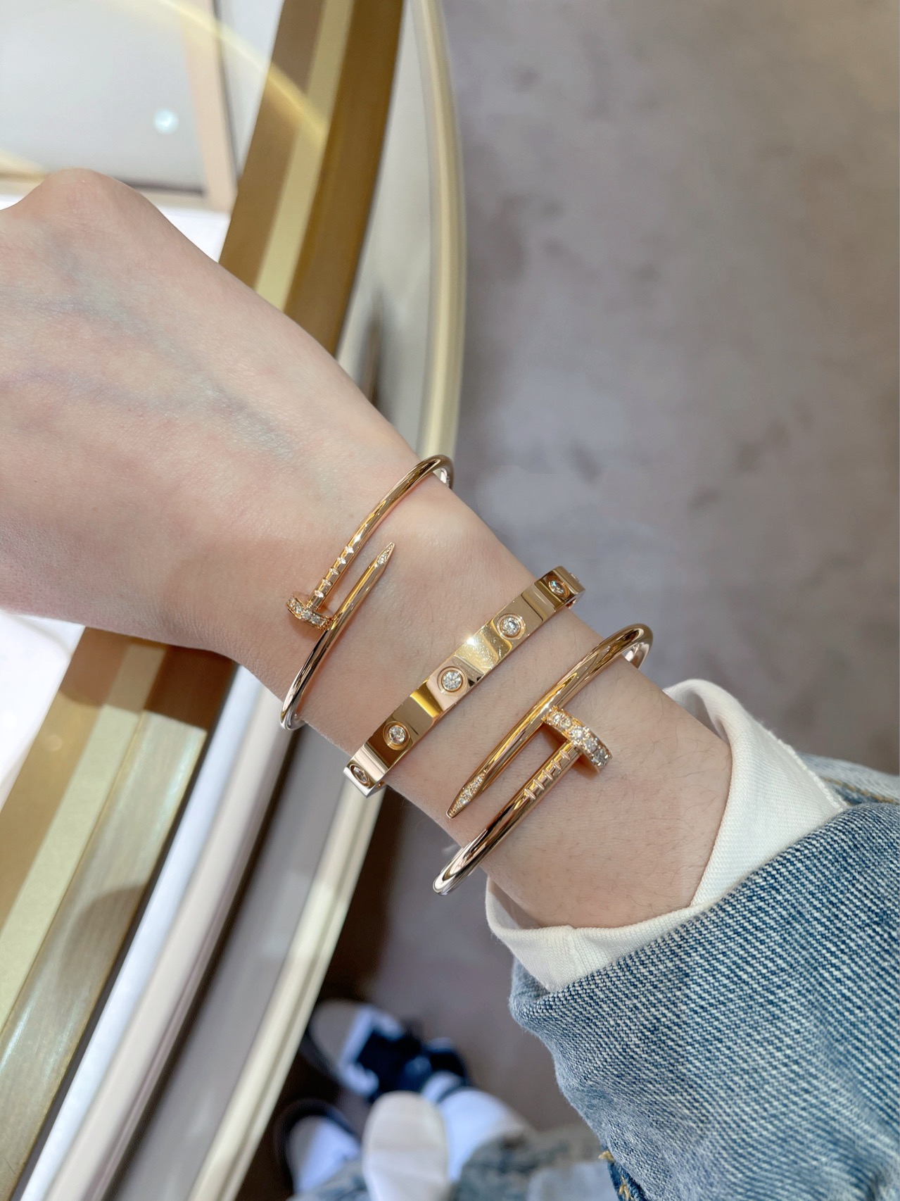 Cartier Bangle Gold 19