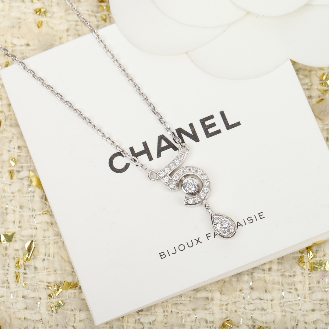 Chanel Female Necklace Diamond 5-l