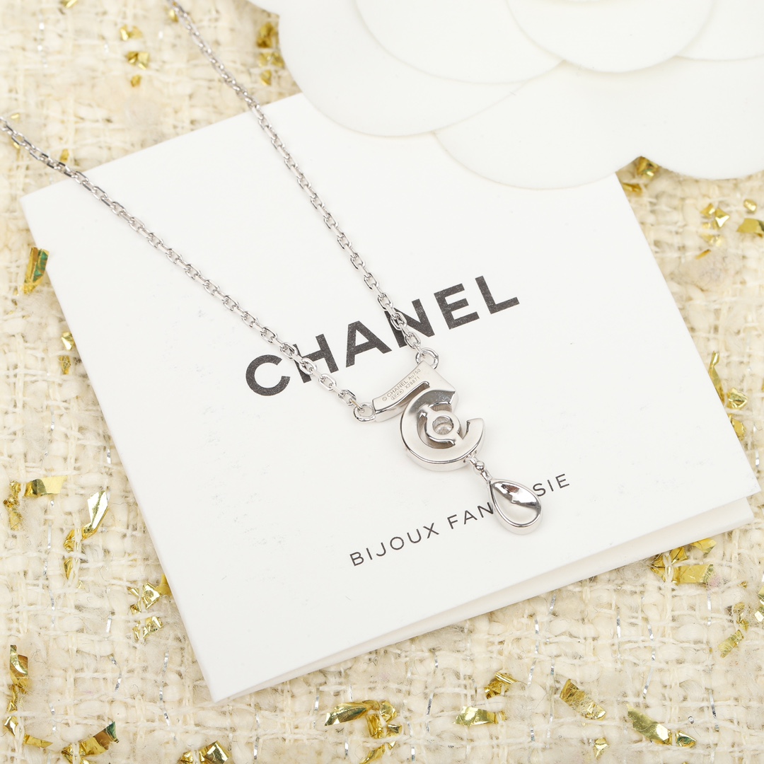 Chanel Female Necklace Diamond 5-l