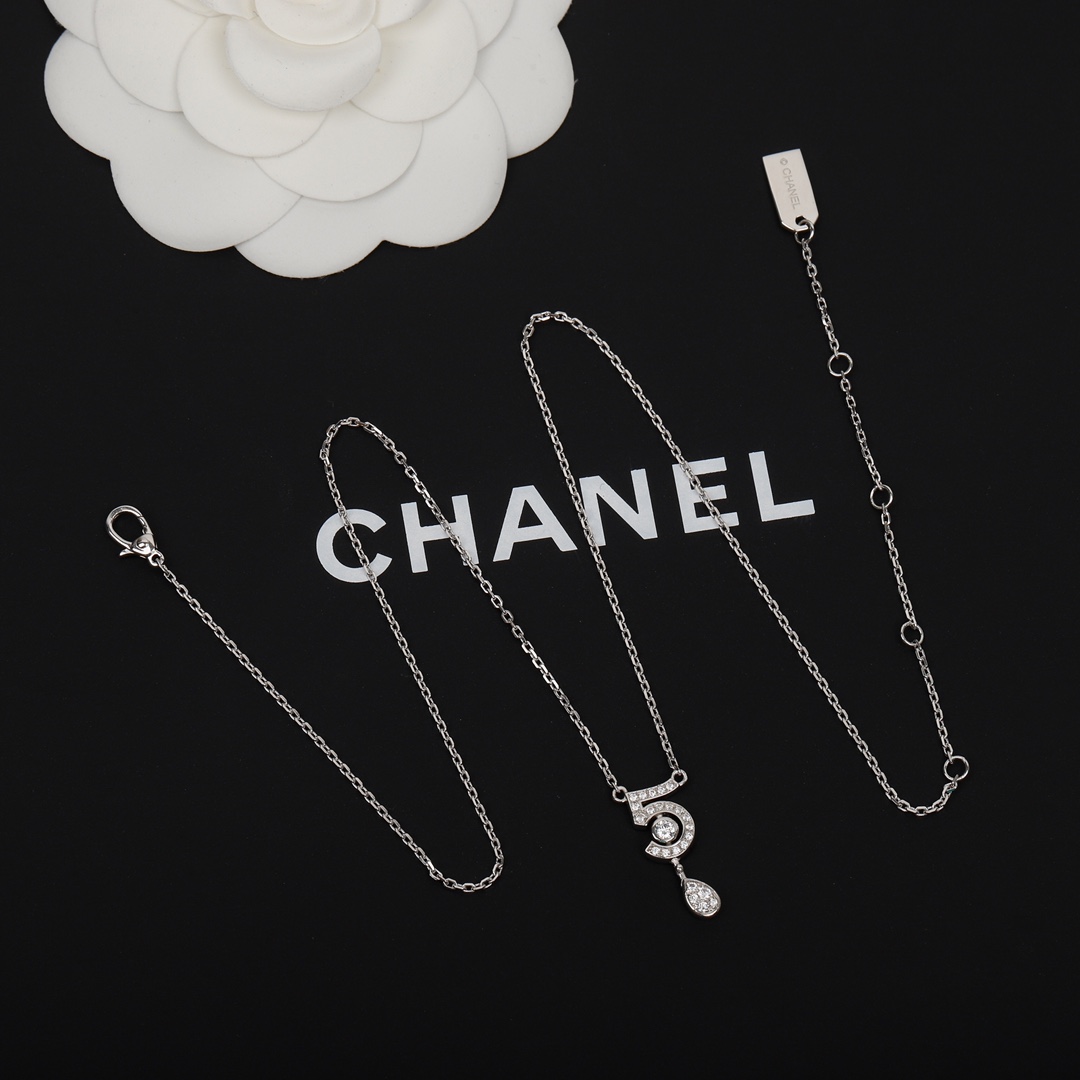 Chanel Female Necklace Diamond 5-l