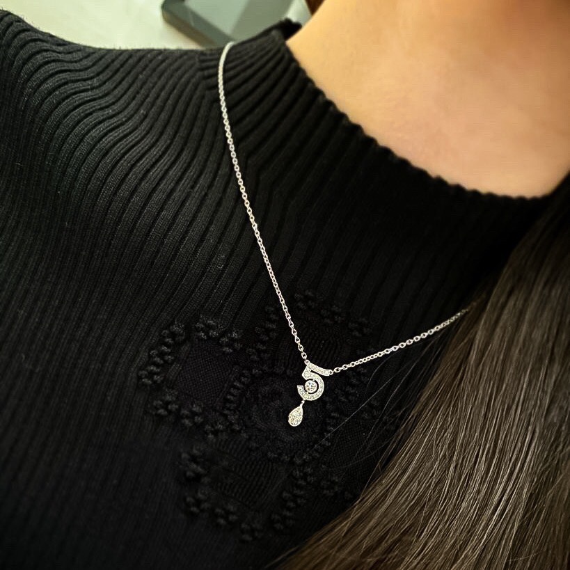 Chanel Female Necklace Diamond 5-l