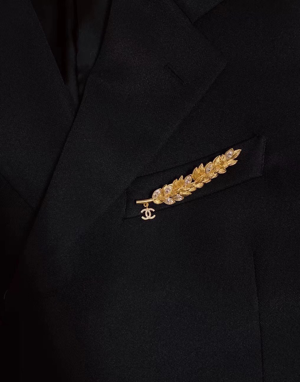 Chanel Female Brooch Gold Gold L