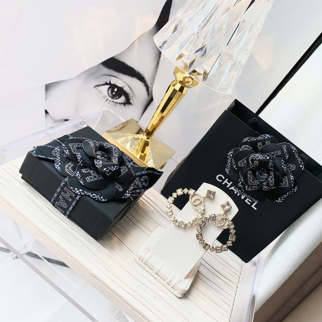 Chanel Necklace S-l