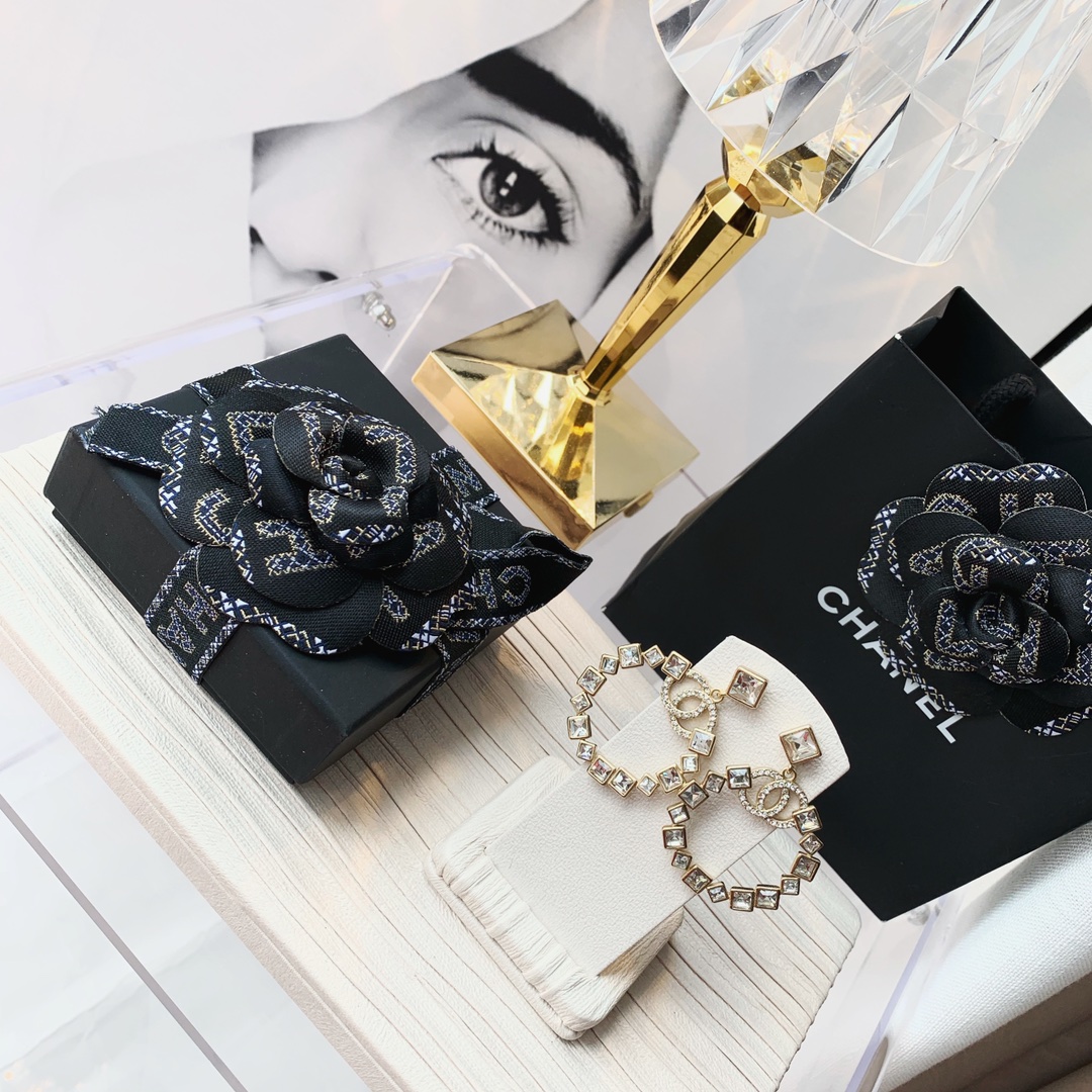 Chanel Necklace S-l