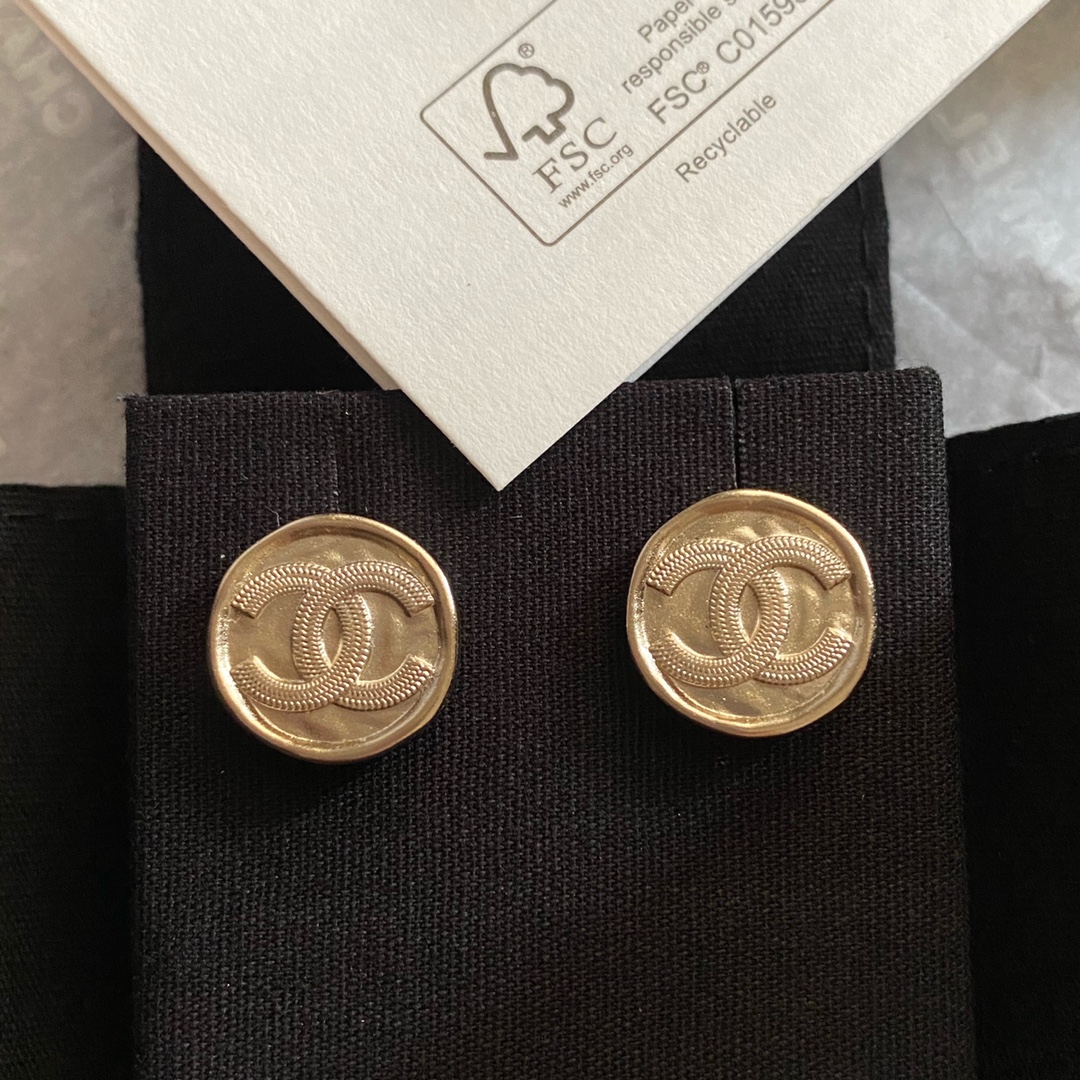 Chanel Earrings Gold