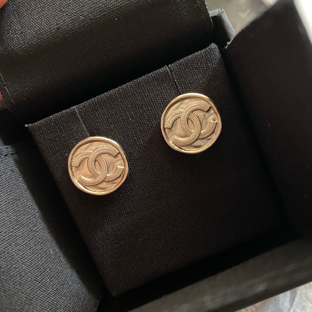 Chanel Earrings Gold