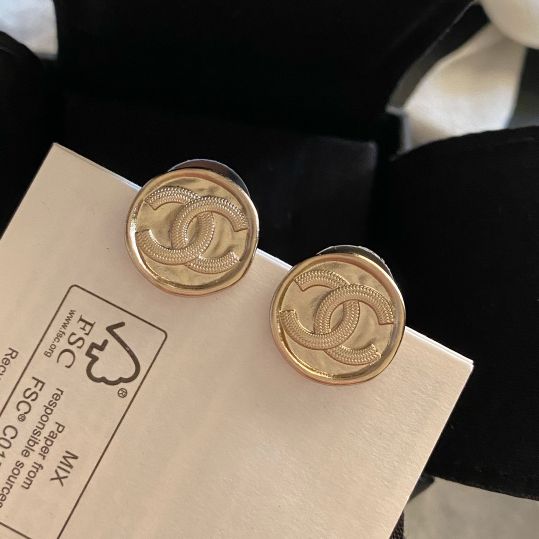 Chanel Earrings Gold