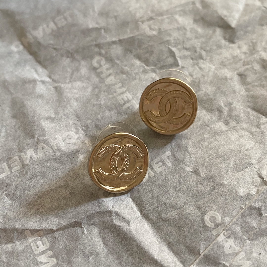 Chanel Earrings Gold