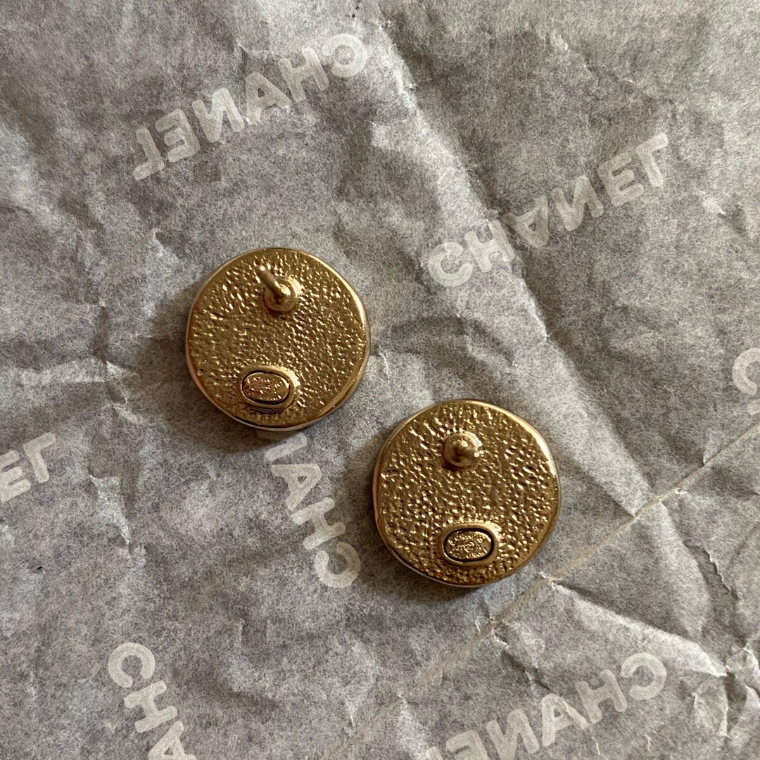 Chanel Earrings Gold