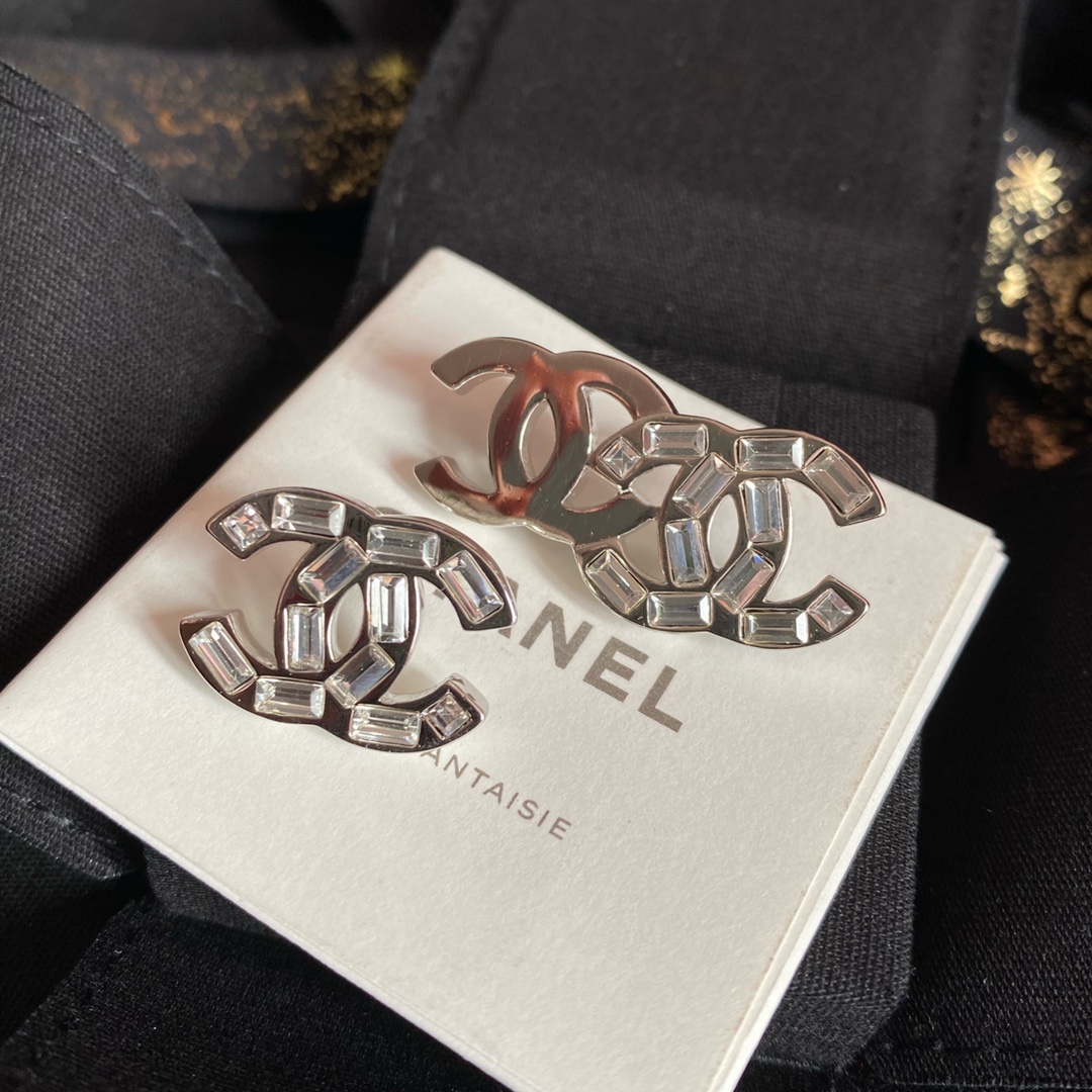 Chanel Earrings L