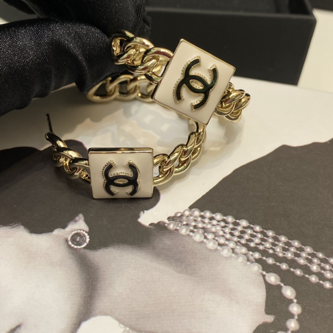 Chanel Earrings Inlaid L