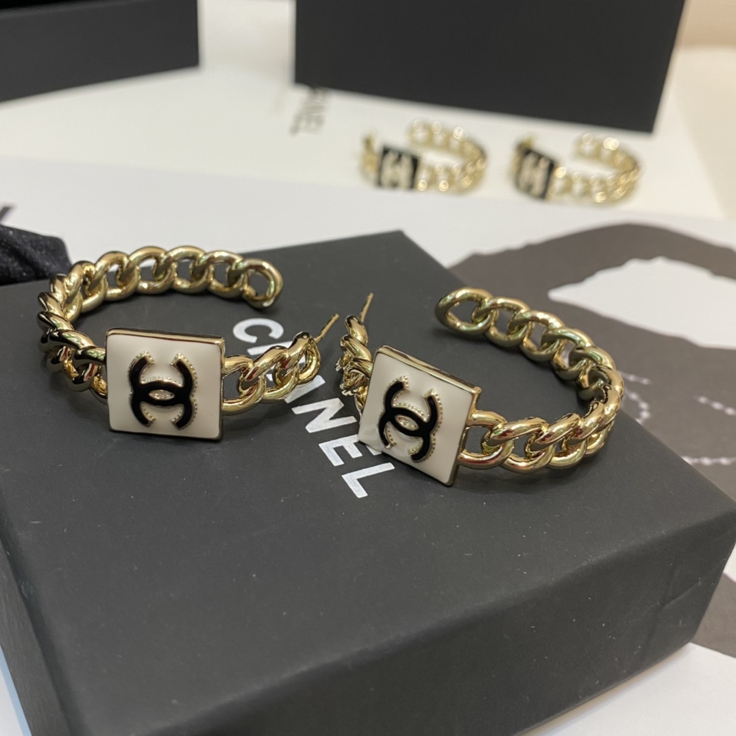 Chanel Earrings Inlaid L