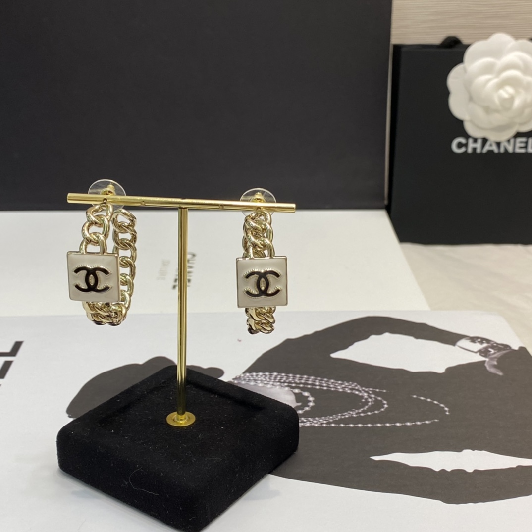 Chanel Earrings Inlaid L