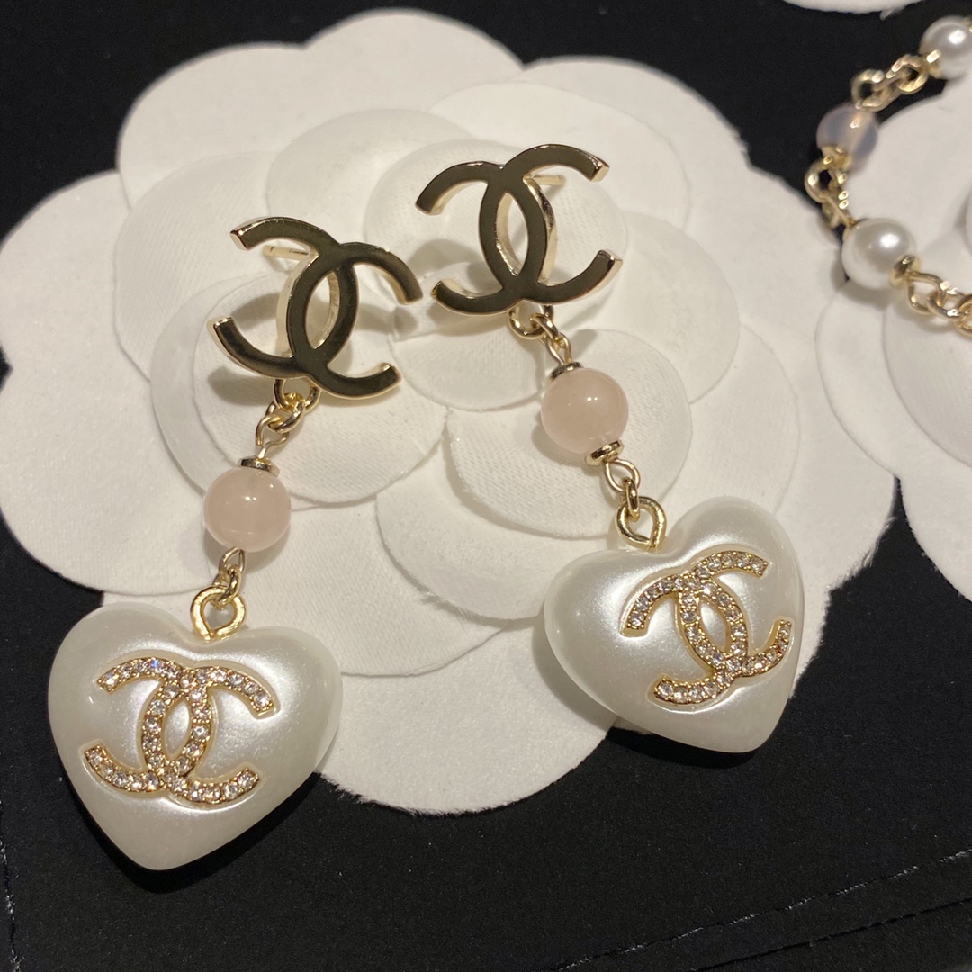 Chanel Basic Jewelry Pearl L