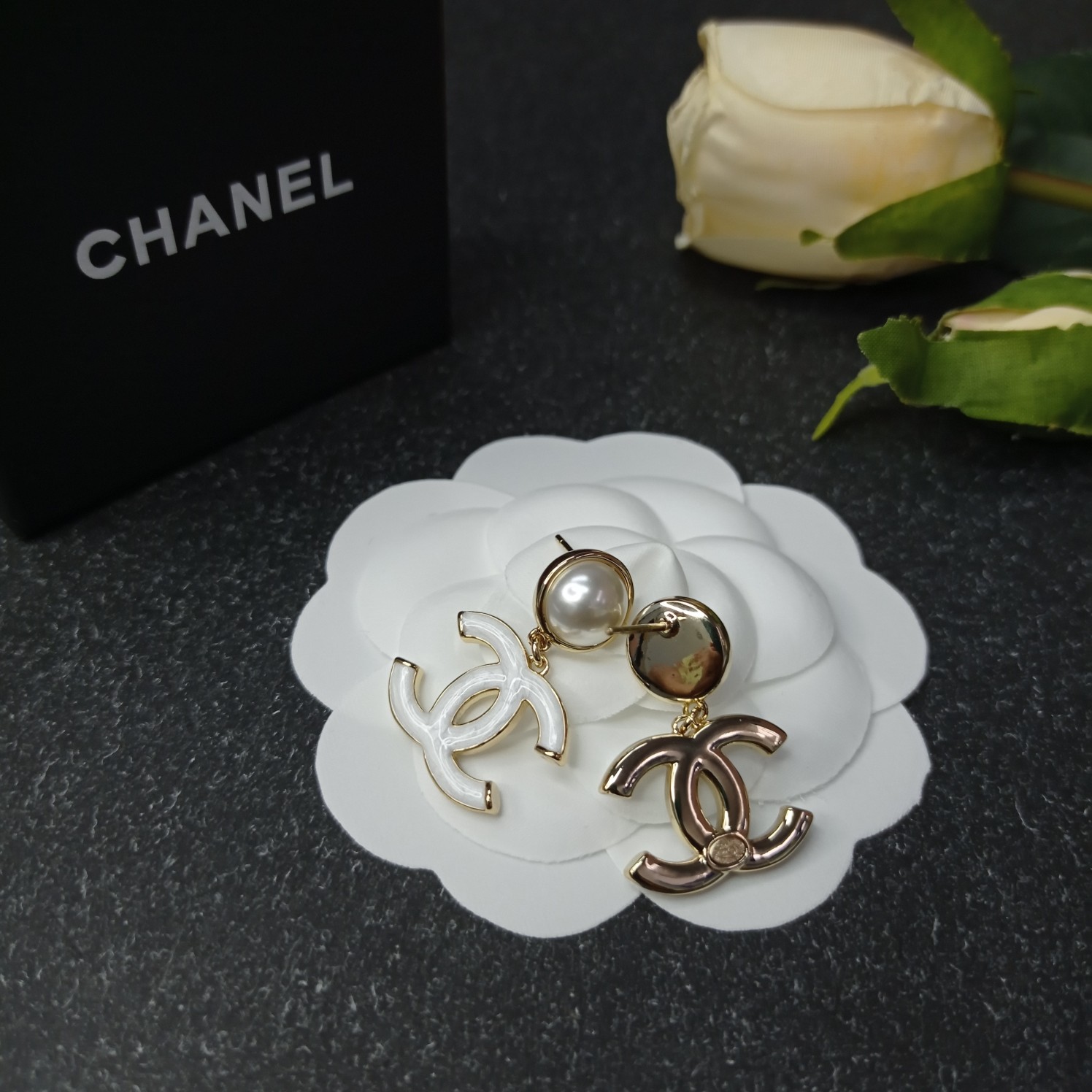 Chanel Earrings White L