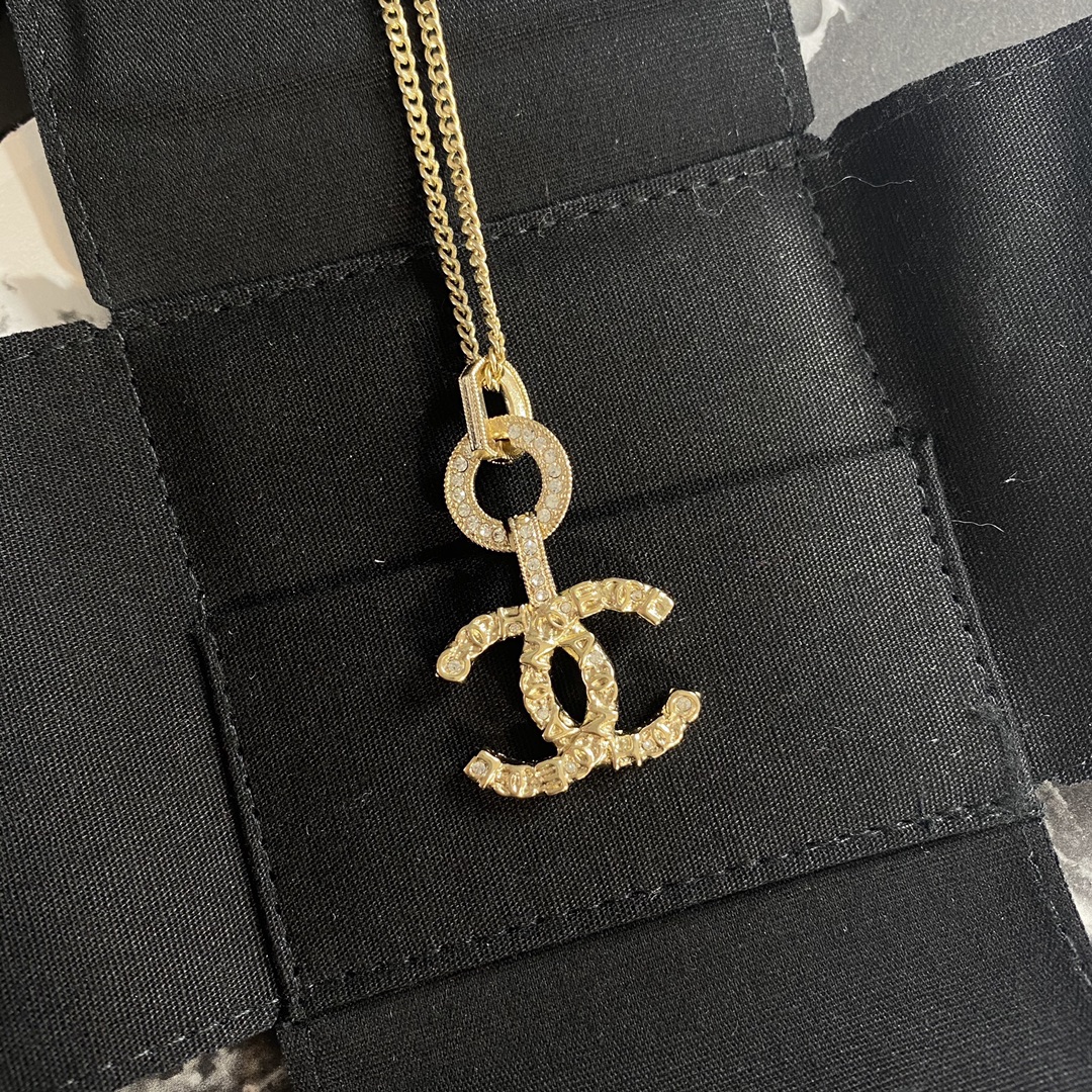 Chanel Necklace Gold L