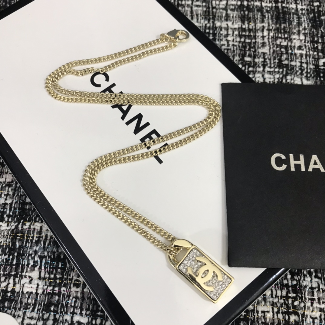 Chanel Necklace L