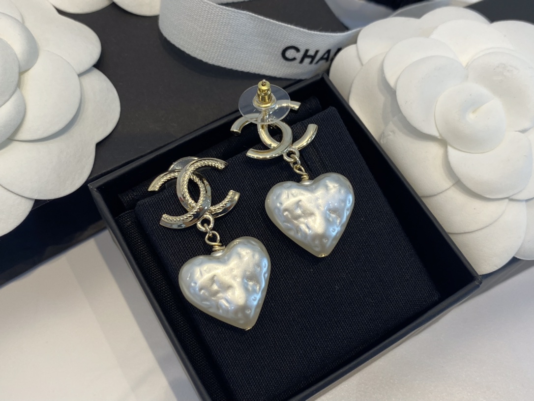 Chanel Earrings Pearl White L