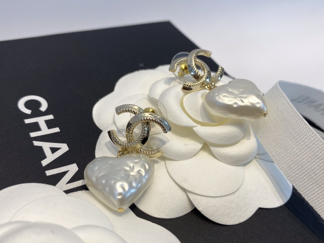 Chanel Earrings Pearl White L