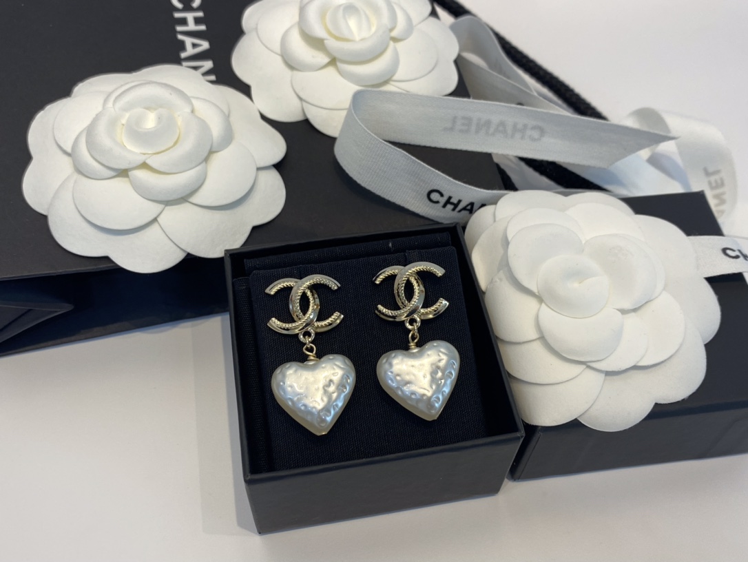 Chanel Earrings Pearl White L
