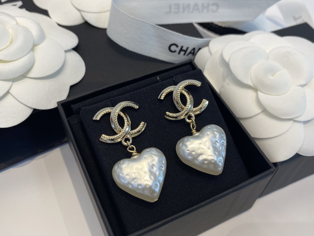 Chanel Earrings Pearl White L