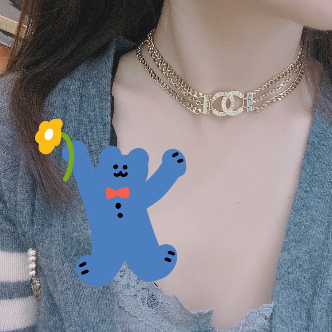 Chanel Necklace Inlaid L