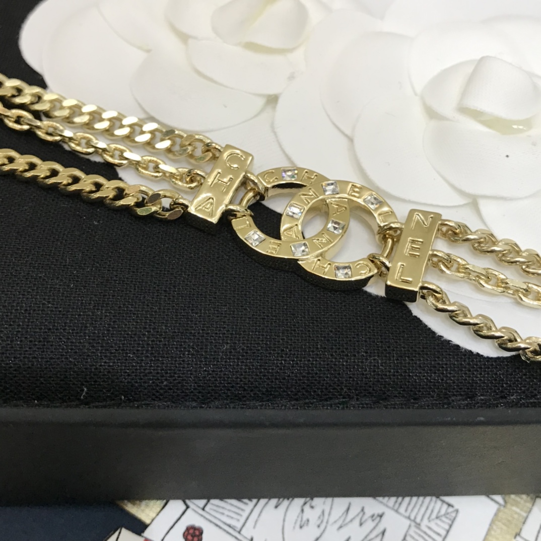 Chanel Necklace Inlaid L
