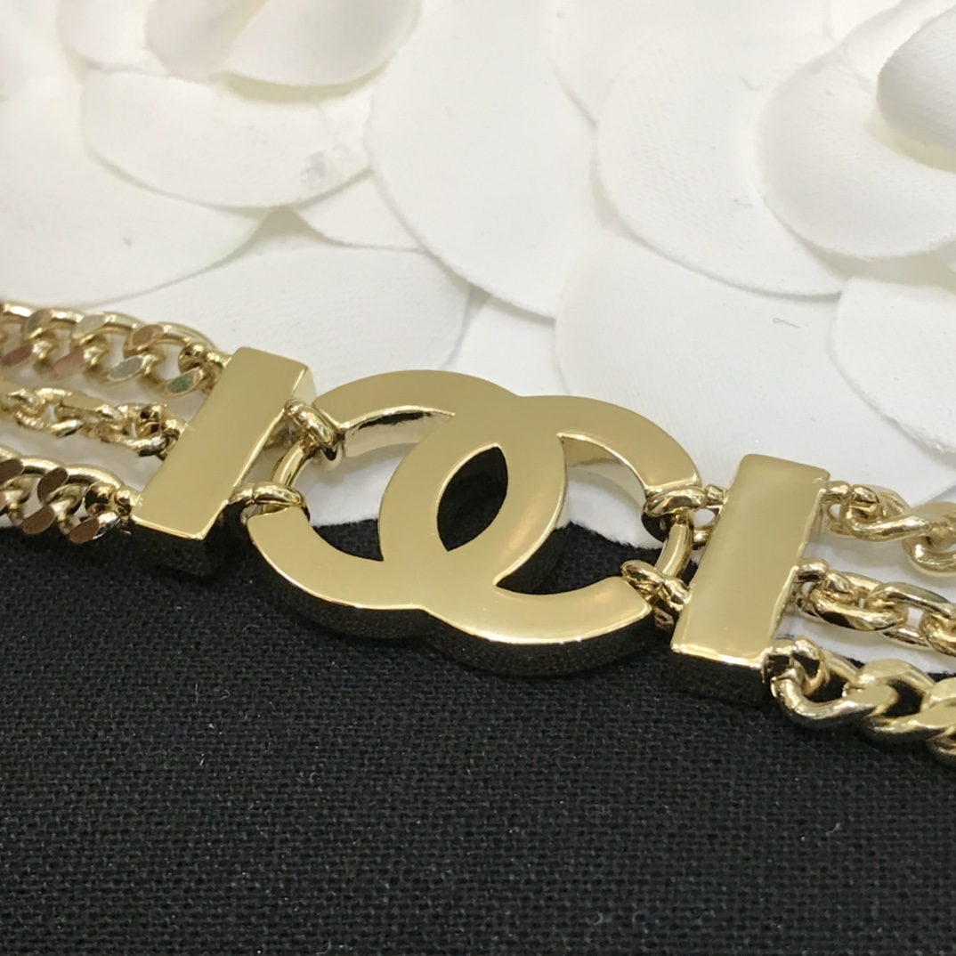 Chanel Necklace Inlaid L