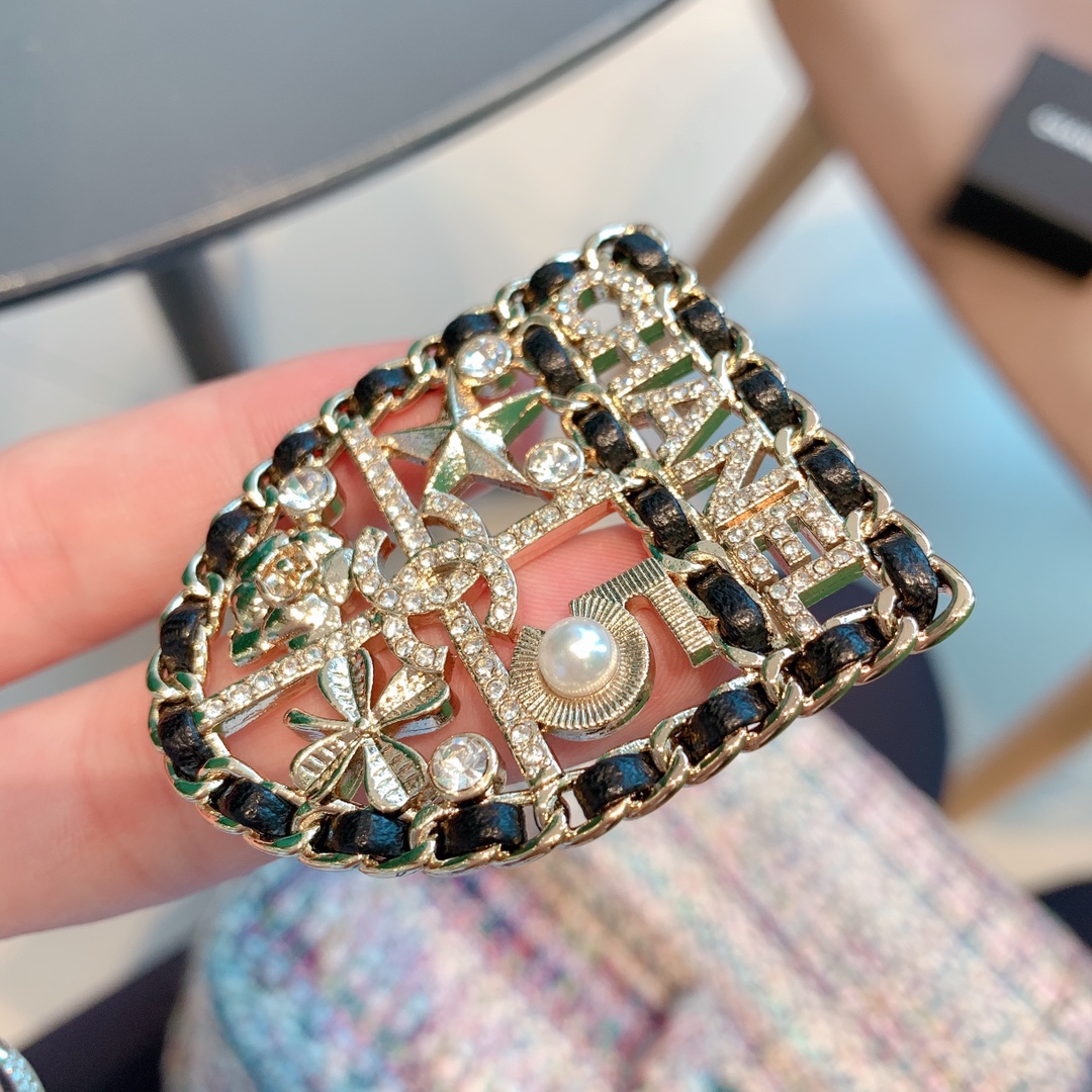 Chanel Brooch S-l