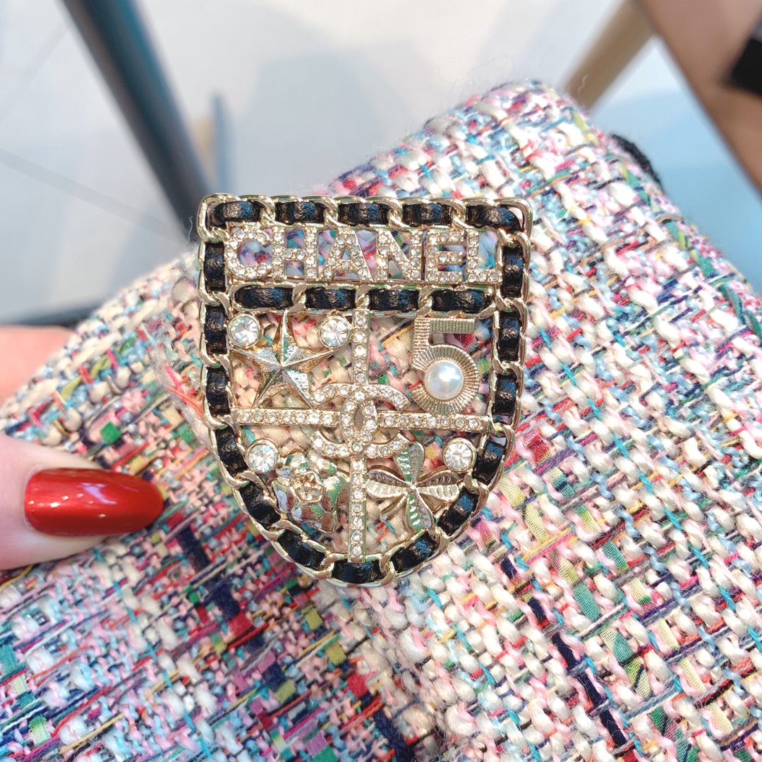 Chanel Brooch S-l