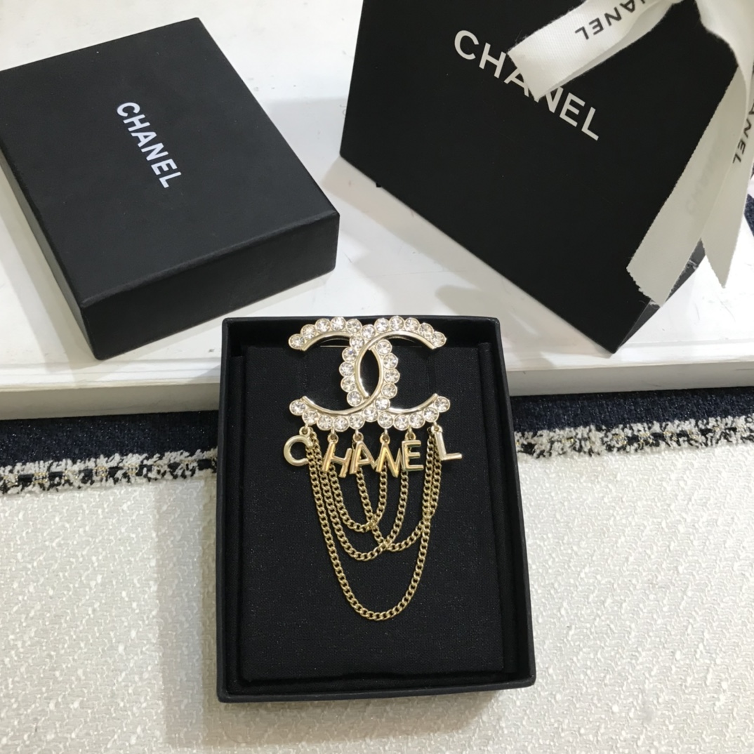 Chanel Brooch Inlaid L
