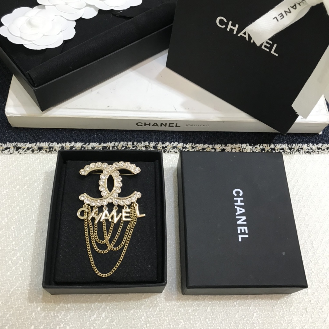 Chanel Brooch Inlaid L
