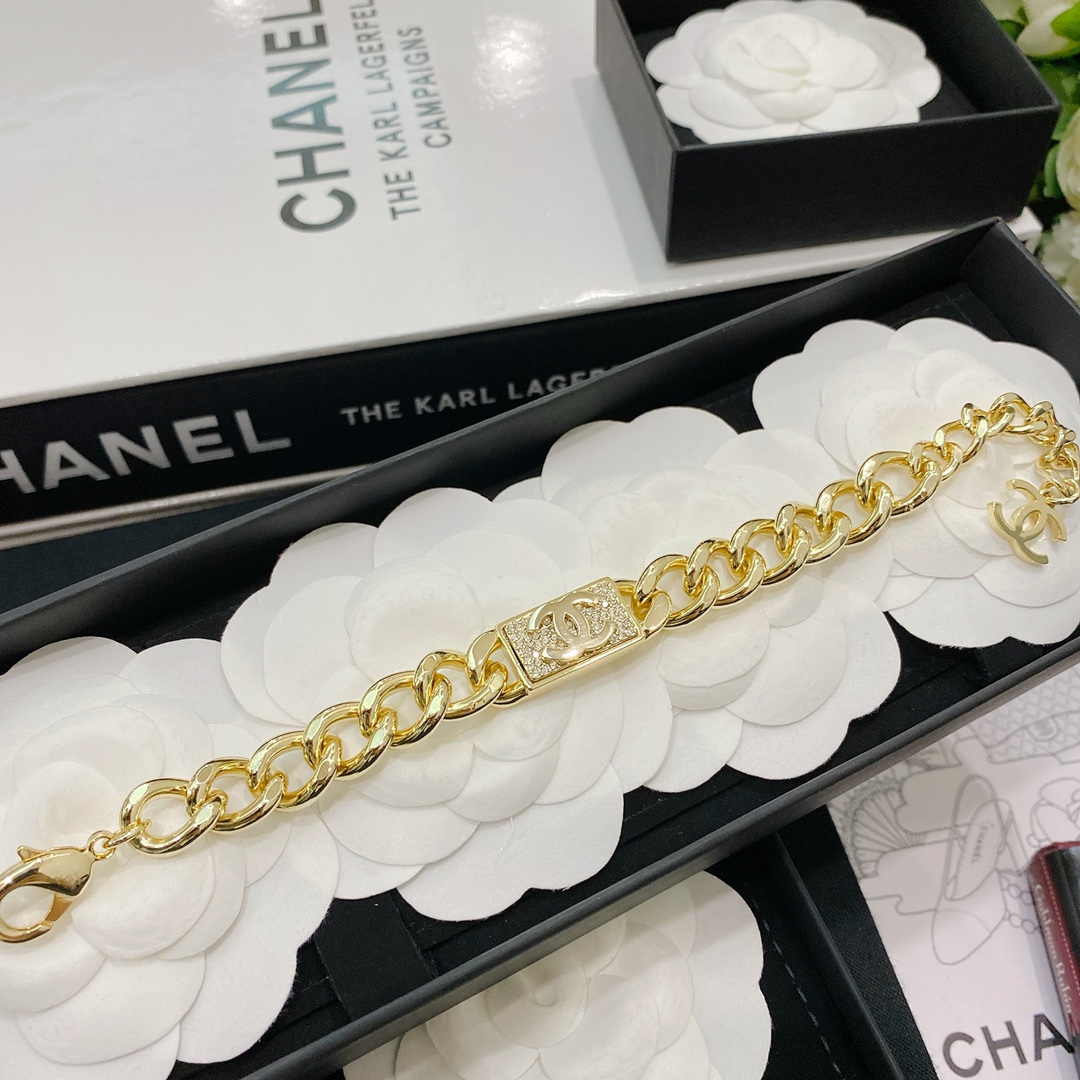 Chanel Bracelet Gold L