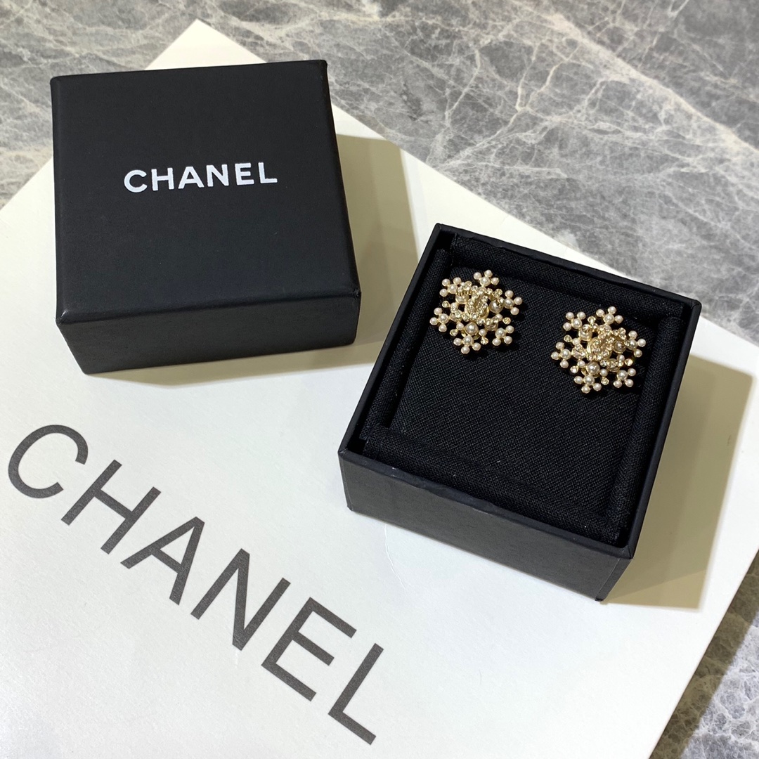 Chanel Earrings Pearl L
