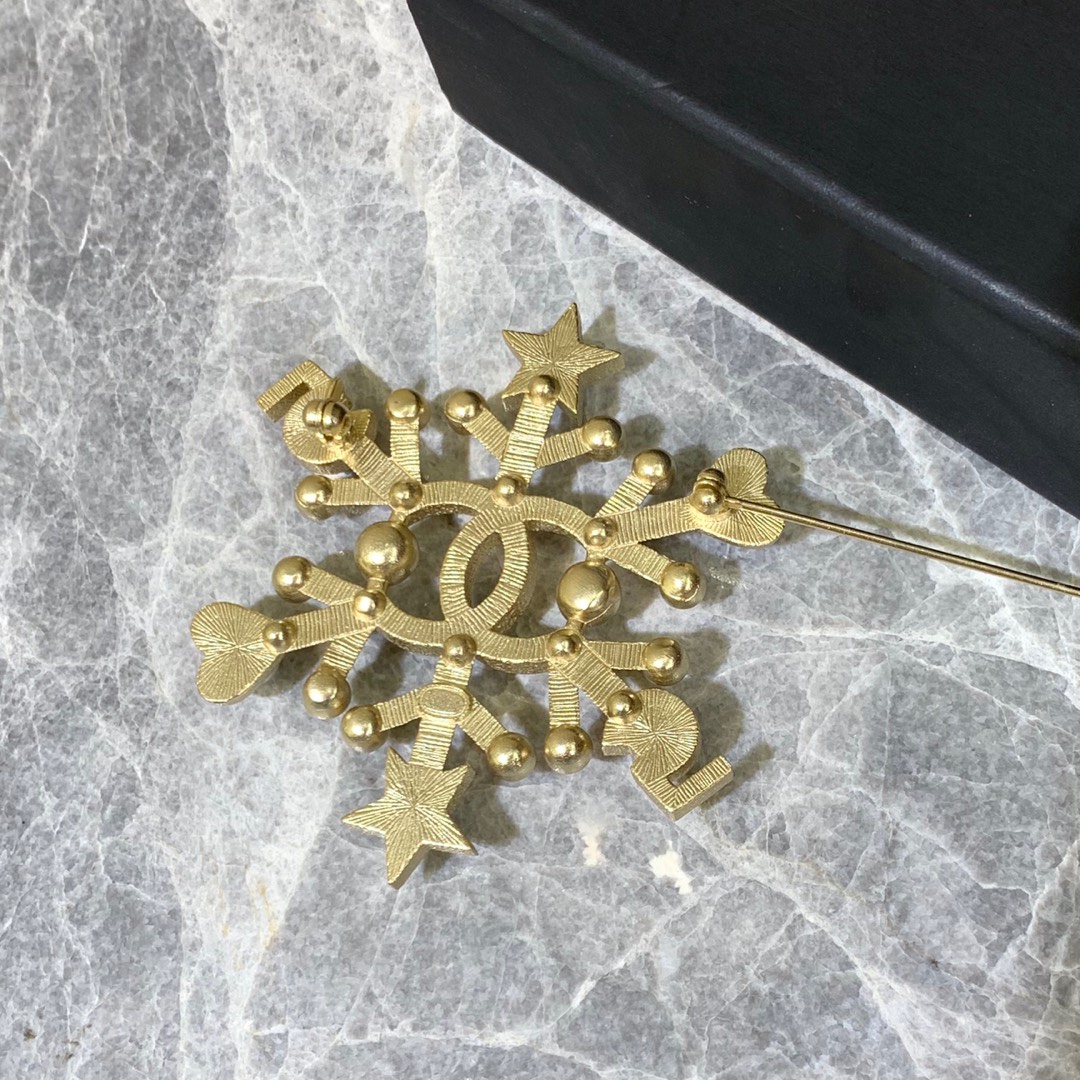 Chanel Brooch Pearl Gold L