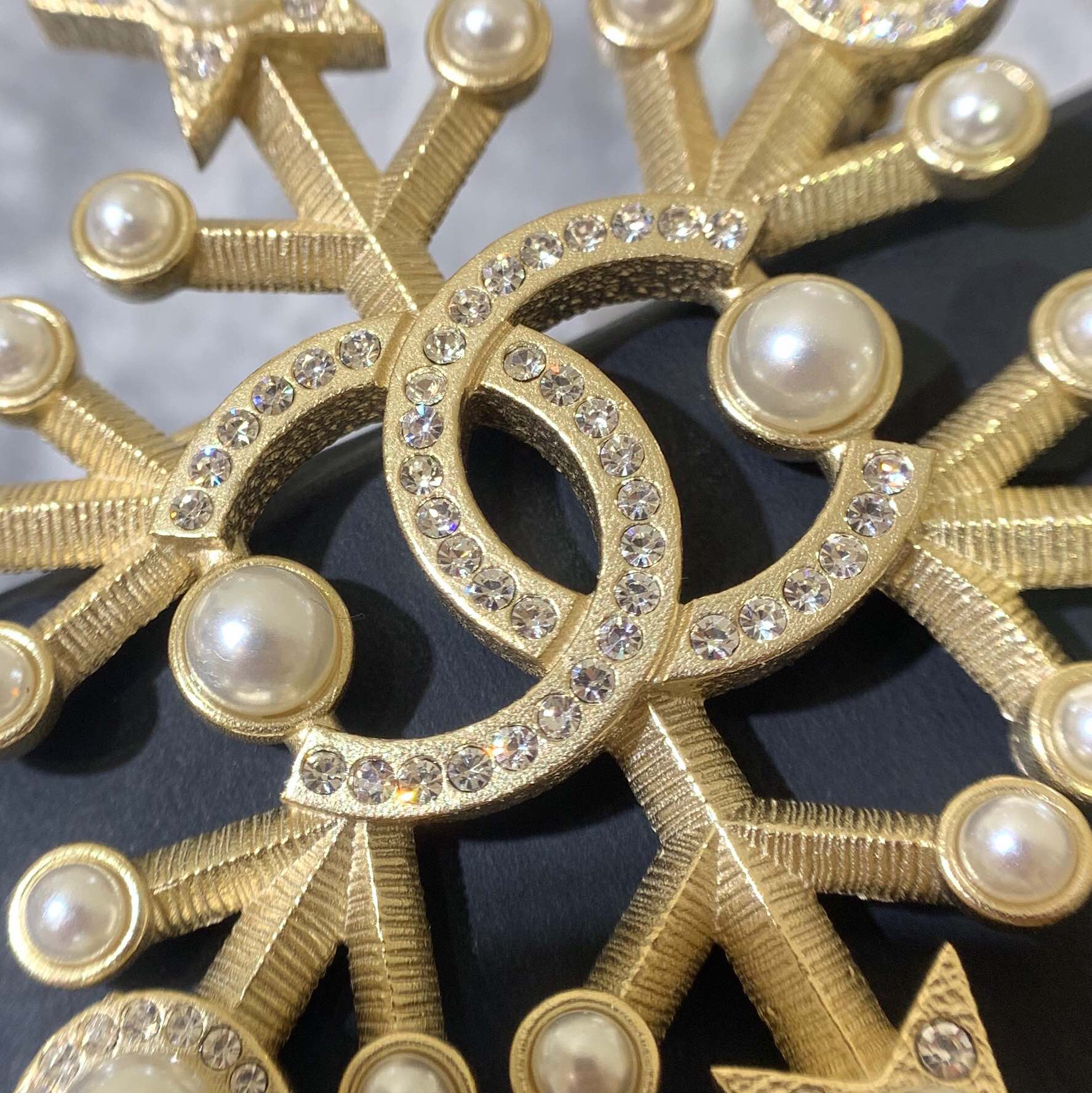 Chanel Brooch Pearl Gold L