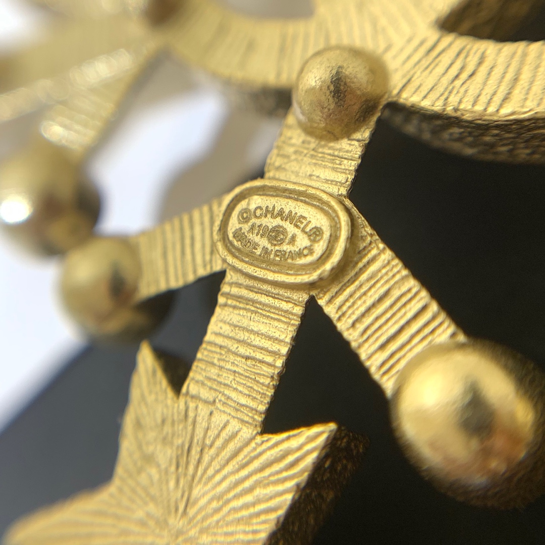 Chanel Brooch Pearl Gold L