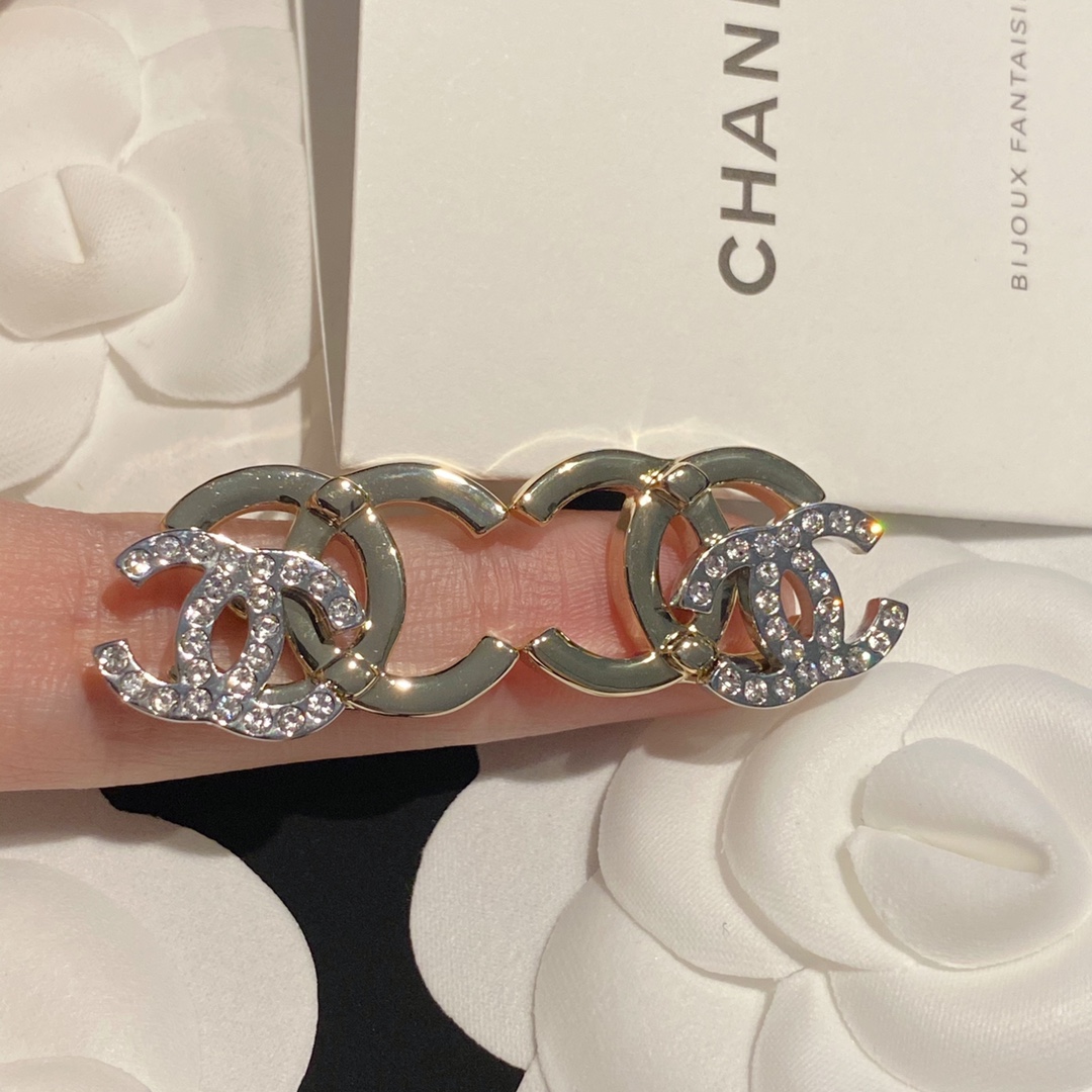 Chanel Female Earrings S-l