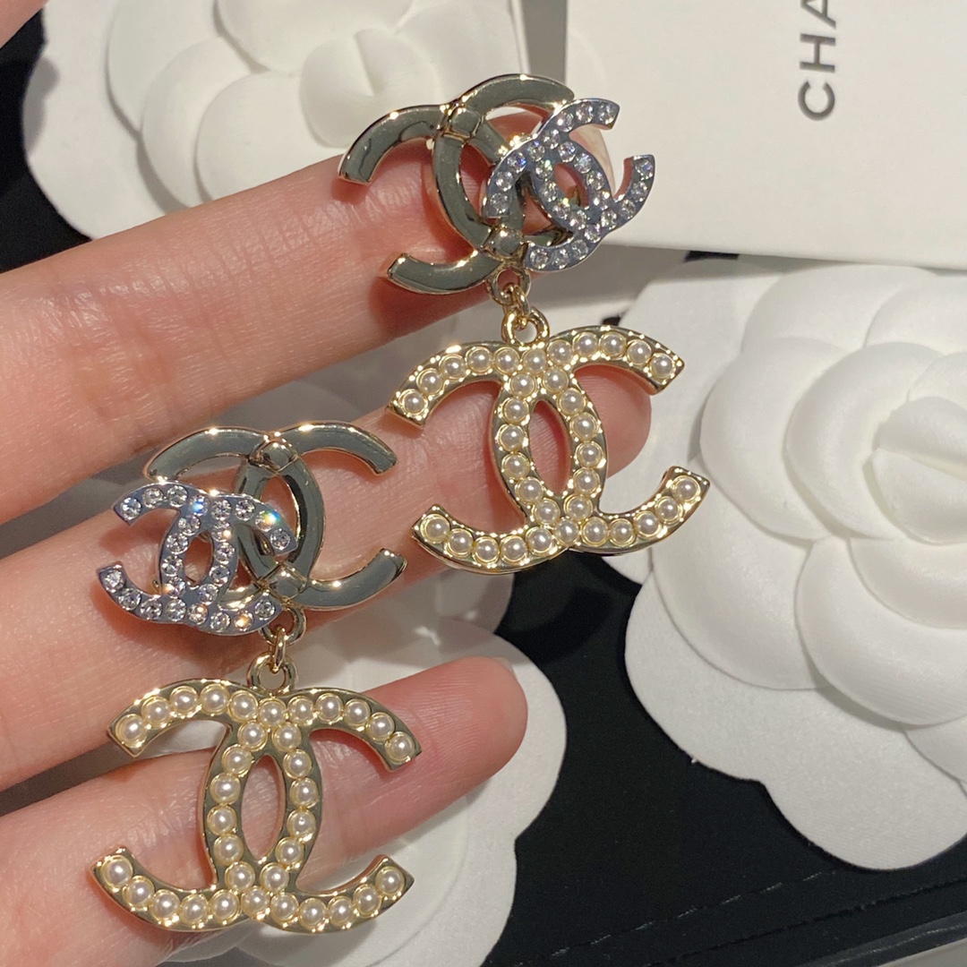 Chanel Female Earrings S-l