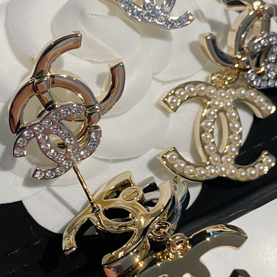 Chanel Female Earrings S-l