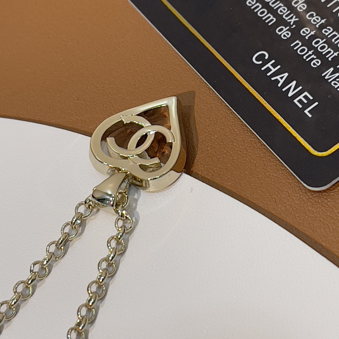 Chanel Necklace Gold L