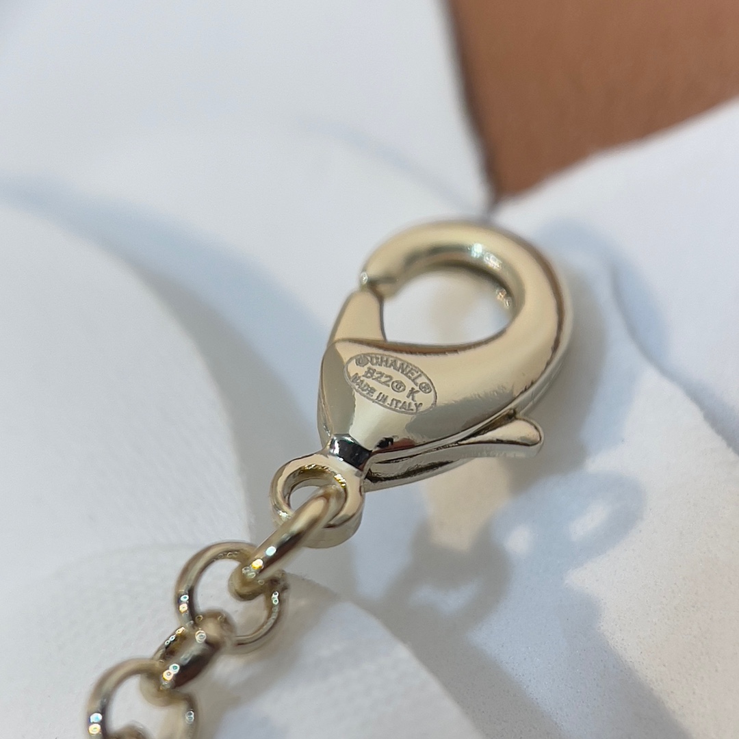 Chanel Necklace Gold L