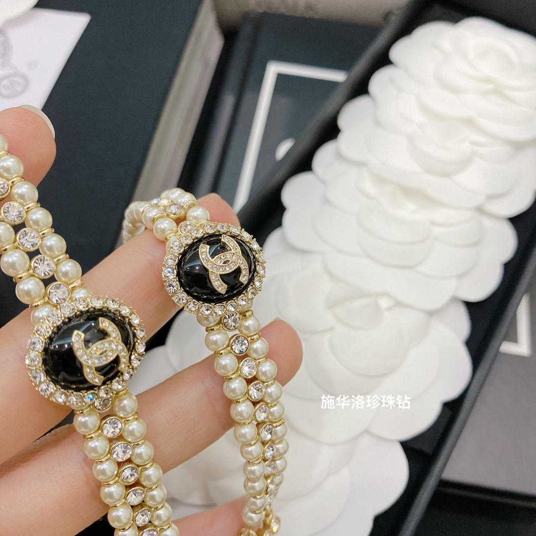 Chanel Necklace Pearl L