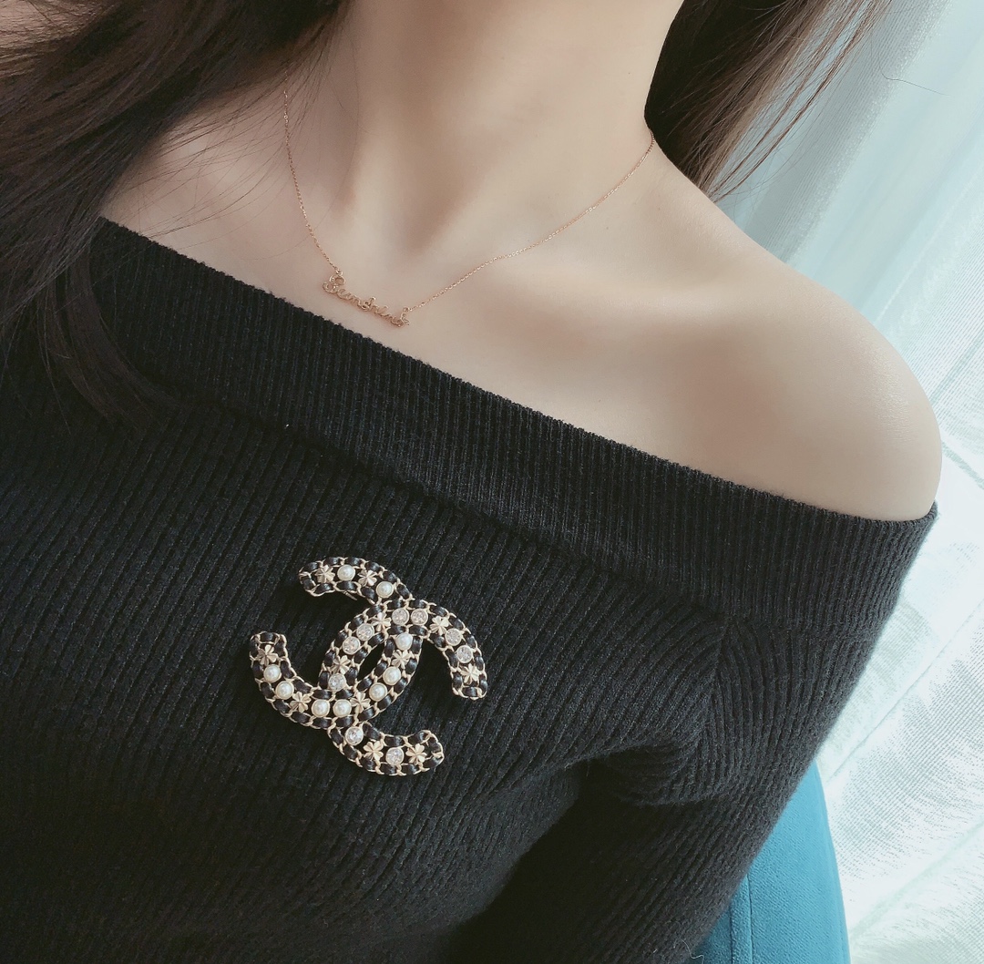 Chanel Brooch Pearl Black L