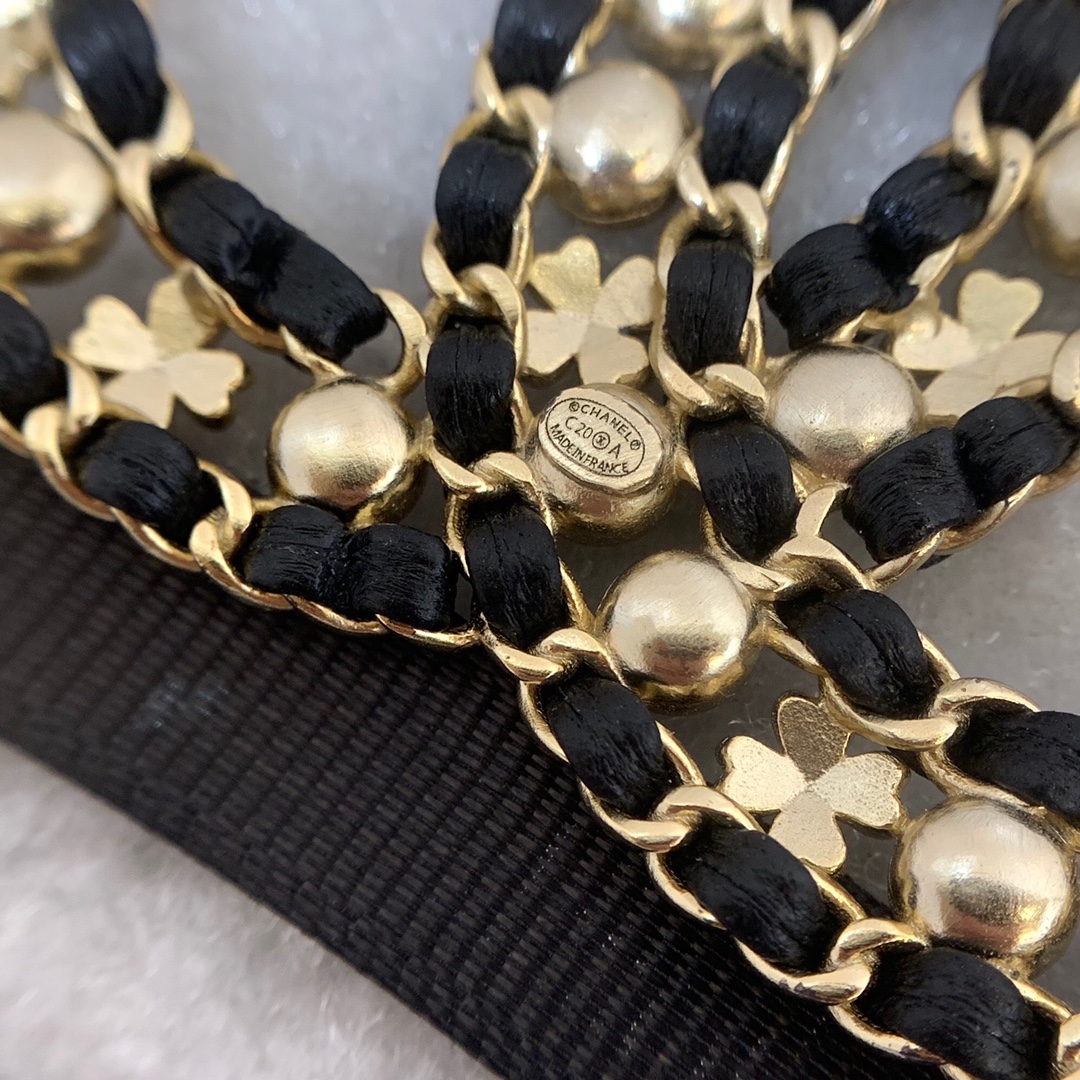 Chanel Brooch Pearl Black L