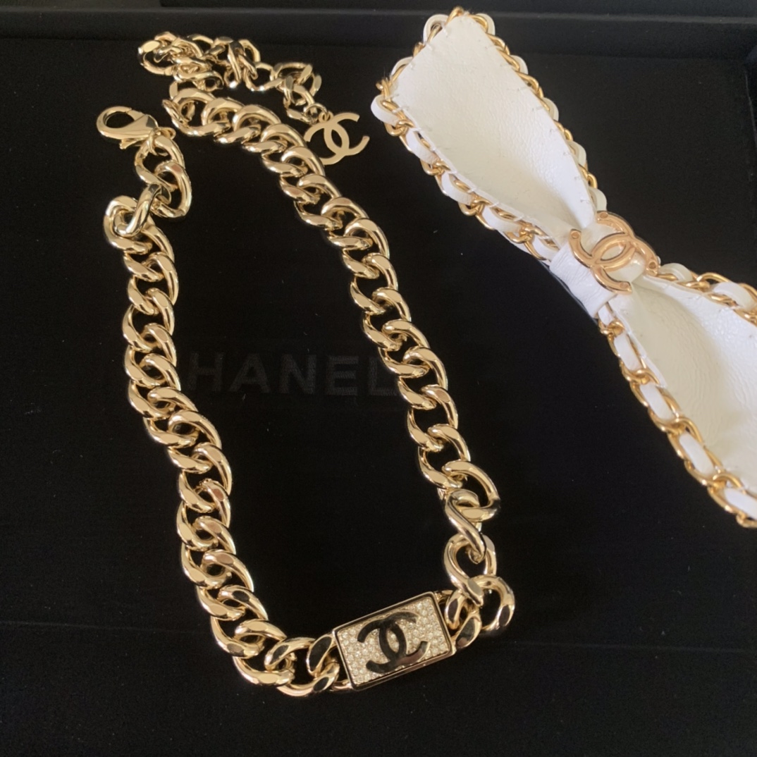 Chanel Necklace S-l