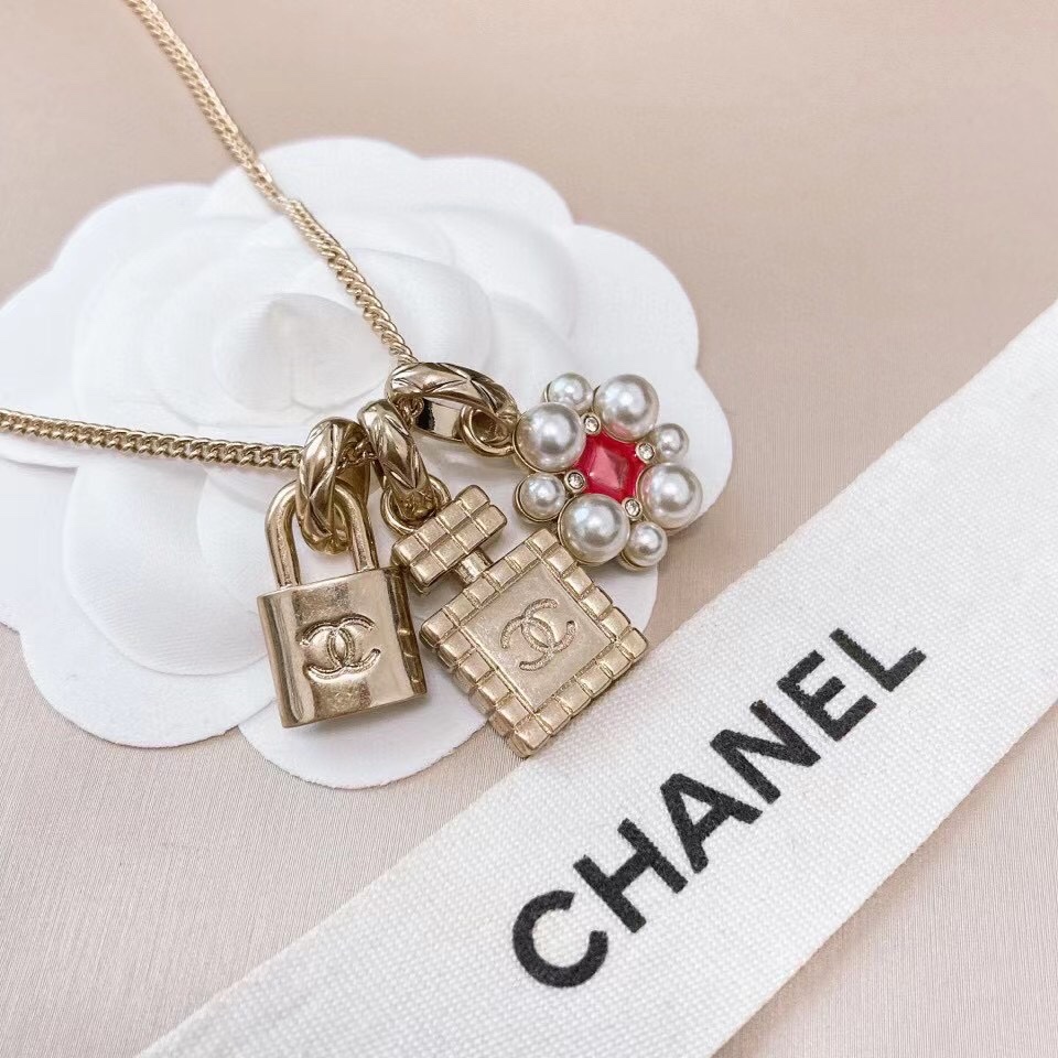 Chanel Necklace L