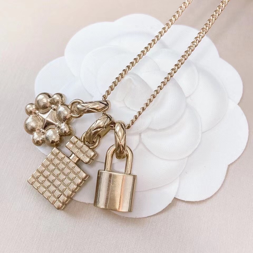 Chanel Necklace L